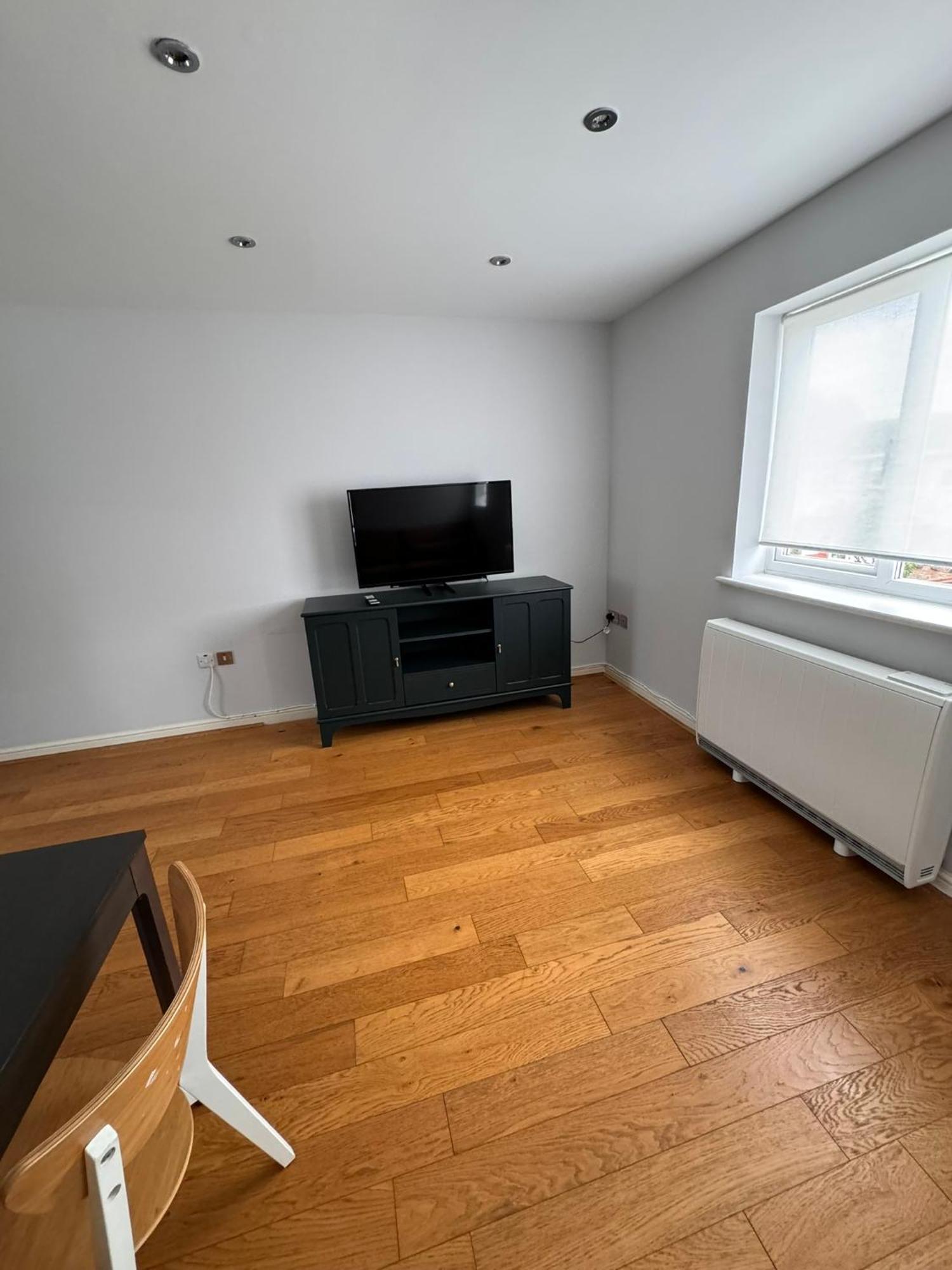 2-Bedroom Flat Walking Distance To Excel London - Perfect Location! ภายนอก รูปภาพ
